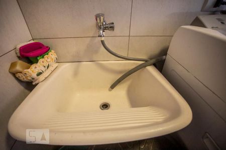 Casa à venda com 130m², 4 quartos e 2 vagas Casa à venda com 130m², 4 quartos e 2 vagasÁrea de Serviço - Torneira