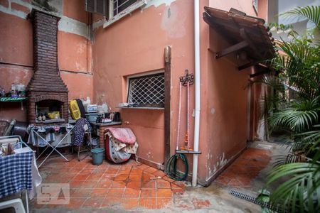 Casa à venda com 130m², 4 quartos e 2 vagas Casa à venda com 130m², 4 quartos e 2 vagasQuintal