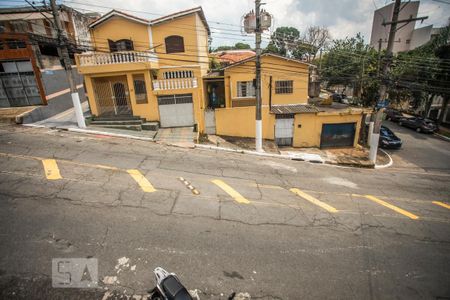 Casa à venda com 130m², 4 quartos e 2 vagas Casa à venda com 130m², 4 quartos e 2 vagasVista