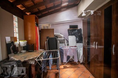 Casa à venda com 130m², 4 quartos e 2 vagas Casa à venda com 130m², 4 quartos e 2 vagasVaranda
