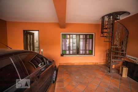 Casa à venda com 130m², 4 quartos e 2 vagas Casa à venda com 130m², 4 quartos e 2 vagasGaragem