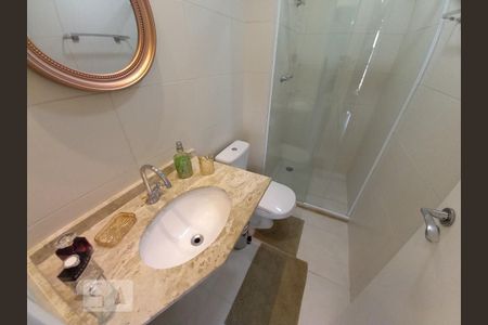 Apartamento à venda com 72m², 2 quartos e 2 vagas Apartamento à venda com 72m², 2 quartos e 2 vagasBanheiro