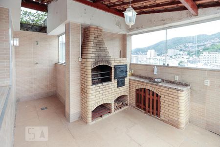 Apartamento à venda com 230m², 4 quartos e 2 vagas Apartamento à venda com 230m², 4 quartos e 2 vagasChurrasqueira