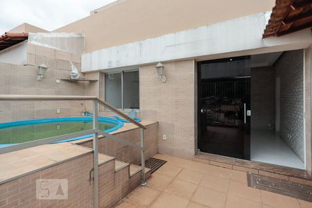 Apartamento à venda com 230m², 4 quartos e 2 vagas Apartamento à venda com 230m², 4 quartos e 2 vagasPiscina