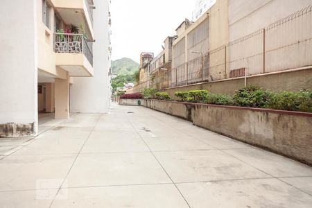 Apartamento à venda com 230m², 4 quartos e 2 vagas Apartamento à venda com 230m², 4 quartos e 2 vagasPlay