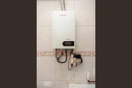 Apartamento à venda com 230m², 4 quartos e 2 vagas Apartamento à venda com 230m², 4 quartos e 2 vagasÁrea de Serviço