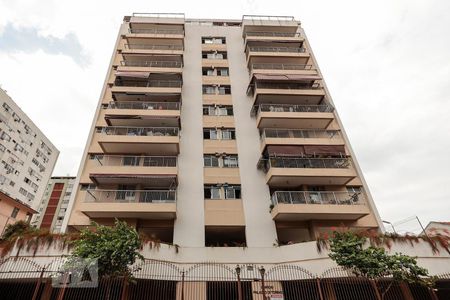 Apartamento à venda com 230m², 4 quartos e 2 vagas Apartamento à venda com 230m², 4 quartos e 2 vagasFachada