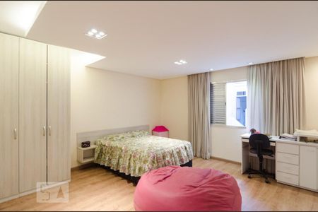 Casa à venda com 525m², 7 quartos e 2 vagas Casa à venda com 525m², 7 quartos e 2 vagasQuarto 3