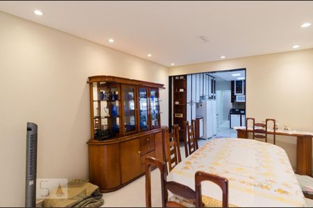 Casa à venda com 525m², 7 quartos e 2 vagas Casa à venda com 525m², 7 quartos e 2 vagasCopa