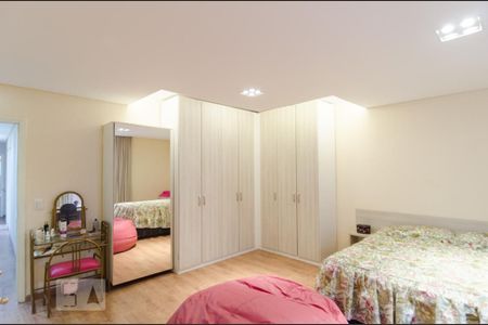 Casa à venda com 525m², 7 quartos e 2 vagas Casa à venda com 525m², 7 quartos e 2 vagasQuarto 3