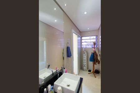 Casa à venda com 525m², 7 quartos e 2 vagas Casa à venda com 525m², 7 quartos e 2 vagasBanheiro da suíte