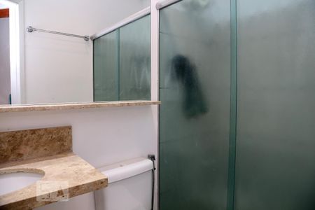 Banheiro Social  de casa para alugar com 2 quartos, 80m² em Jardim Ana Maria, São Paulo