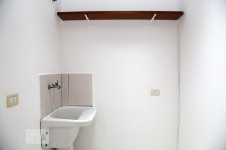 Área de Serviço de casa para alugar com 2 quartos, 80m² em Jardim Ana Maria, São Paulo