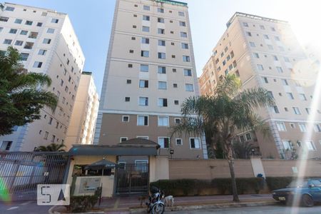 Apartamento para alugar com 42m², 2 quartos e 1 vaga Apartamento para alugar com 42m², 2 quartos e 1 vagaFachada