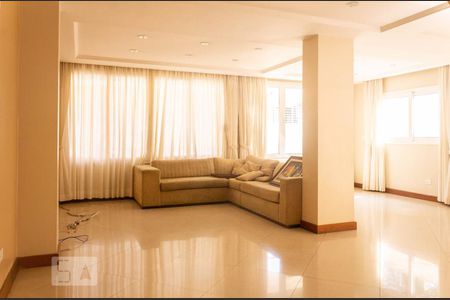 Sala de casa para alugar com 6 quartos, 200m² em Socorro, São Paulo