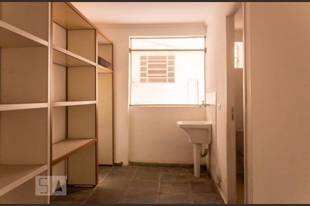 Casa para alugar com 200m², 6 quartos e 6 vagas Casa para alugar com 200m², 6 quartos e 6 vagasÁrea de Serviço Casa 2