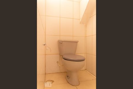 Casa para alugar com 200m², 6 quartos e 6 vagas Casa para alugar com 200m², 6 quartos e 6 vagasBanheiro de Serviço Casa2