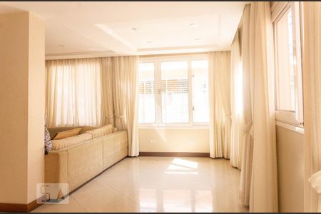 Sala de casa para alugar com 6 quartos, 200m² em Socorro, São Paulo