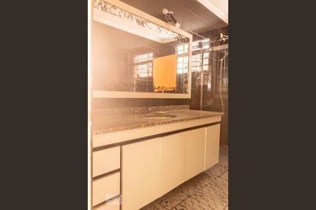 Casa para alugar com 200m², 6 quartos e 6 vagas Casa para alugar com 200m², 6 quartos e 6 vagasBanheiro