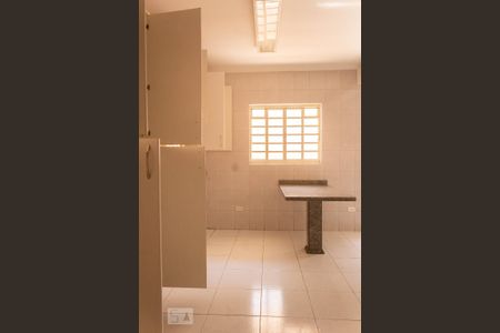 Casa para alugar com 200m², 6 quartos e 6 vagas Casa para alugar com 200m², 6 quartos e 6 vagasCozinha