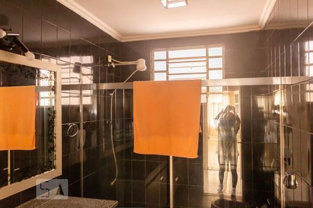 Casa para alugar com 200m², 6 quartos e 6 vagas Casa para alugar com 200m², 6 quartos e 6 vagasBanheiro