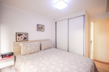 Apartamento à venda com 74m², 2 quartos e 1 vagaQuarto 2