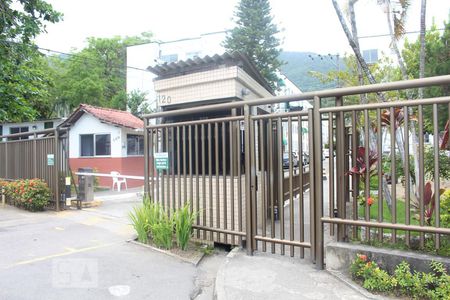 Apartamento para alugar com 55m², 2 quartos e 1 vagaFachada e portaria