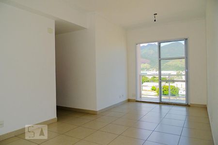 Sala de apartamento para alugar com 2 quartos, 50m² em Anil, Rio de Janeiro