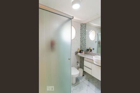 Banheiro Social de apartamento para alugar com 2 quartos, 57m² em Saúde, São Paulo