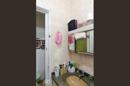 Casa à venda com 125m², 3 quartos e 2 vagasBanheiro