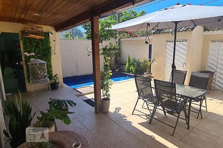 Casa de condomínio à venda com 315m², 4 quartos e 2 vagasVaranda 