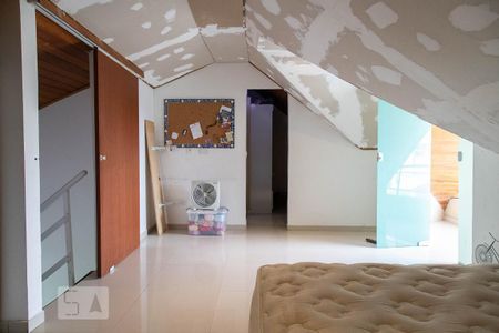 Casa de condomínio à venda com 315m², 4 quartos e 2 vagasSuíte 2