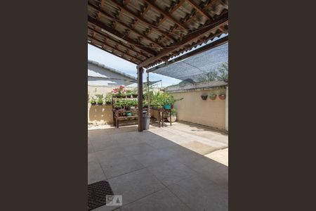 Casa de condomínio à venda com 315m², 4 quartos e 2 vagasQuintal 