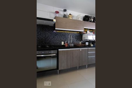 Casa de condomínio à venda com 315m², 4 quartos e 2 vagasCozinha 