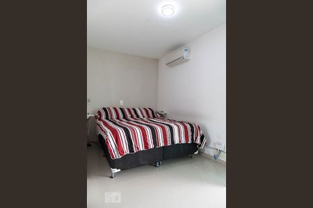 Casa de condomínio à venda com 315m², 4 quartos e 2 vagasSuíte canadense 1