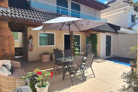 Casa de condomínio à venda com 315m², 4 quartos e 2 vagasVaranda 