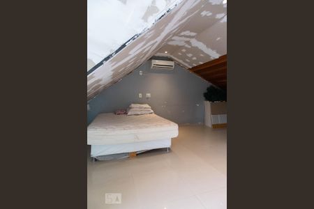 Casa de condomínio à venda com 315m², 4 quartos e 2 vagasSuíte 2