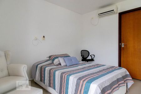 Casa de condomínio à venda com 315m², 4 quartos e 2 vagasSuíte 1
