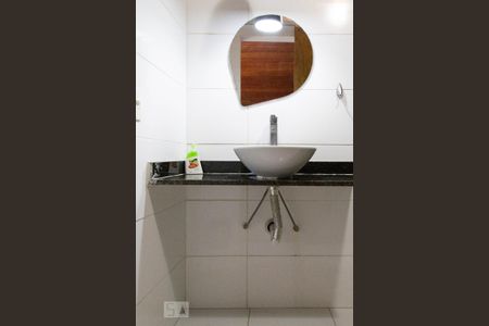 Casa de condomínio à venda com 315m², 4 quartos e 2 vagasBanheiro da suíte 2