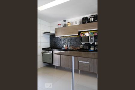 Casa de condomínio à venda com 315m², 4 quartos e 2 vagasCozinha 