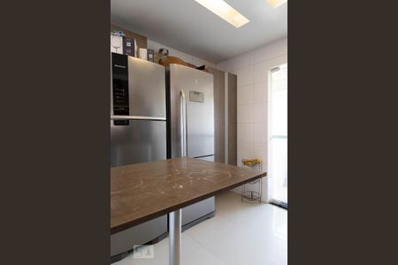 Casa de condomínio à venda com 315m², 4 quartos e 2 vagasCozinha 