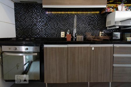 Casa de condomínio à venda com 315m², 4 quartos e 2 vagasCozinha 