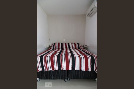 Casa de condomínio à venda com 315m², 4 quartos e 2 vagasSuíte canadense 1