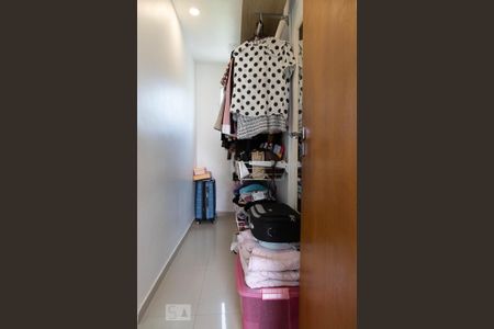 Casa de condomínio à venda com 315m², 4 quartos e 2 vagasCloset da suíte 1