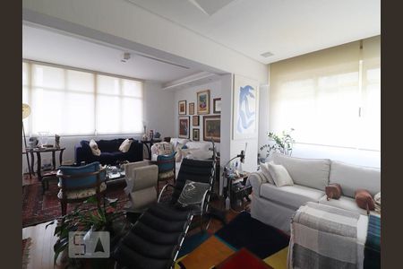 Apartamento à venda com 230m², 2 quartos e 2 vagasSala