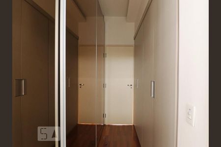 Apartamento à venda com 230m², 2 quartos e 2 vagasCorredor