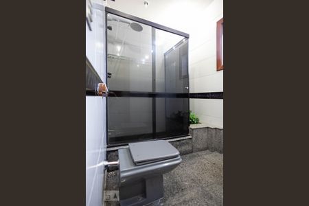 Casa para alugar com 170m², 3 quartos e 2 vagasBanheiro social 