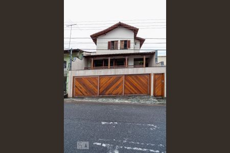 Casa para alugar com 170m², 3 quartos e 2 vagasFachada da casa 