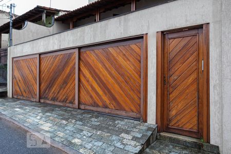 Casa para alugar com 170m², 3 quartos e 2 vagasFachada