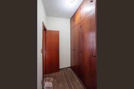 Casa para alugar com 170m², 3 quartos e 2 vagasCloset da suíte 